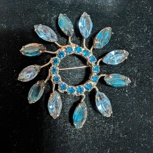 Elegant Blue Crystal Brooch Silver-Tone
